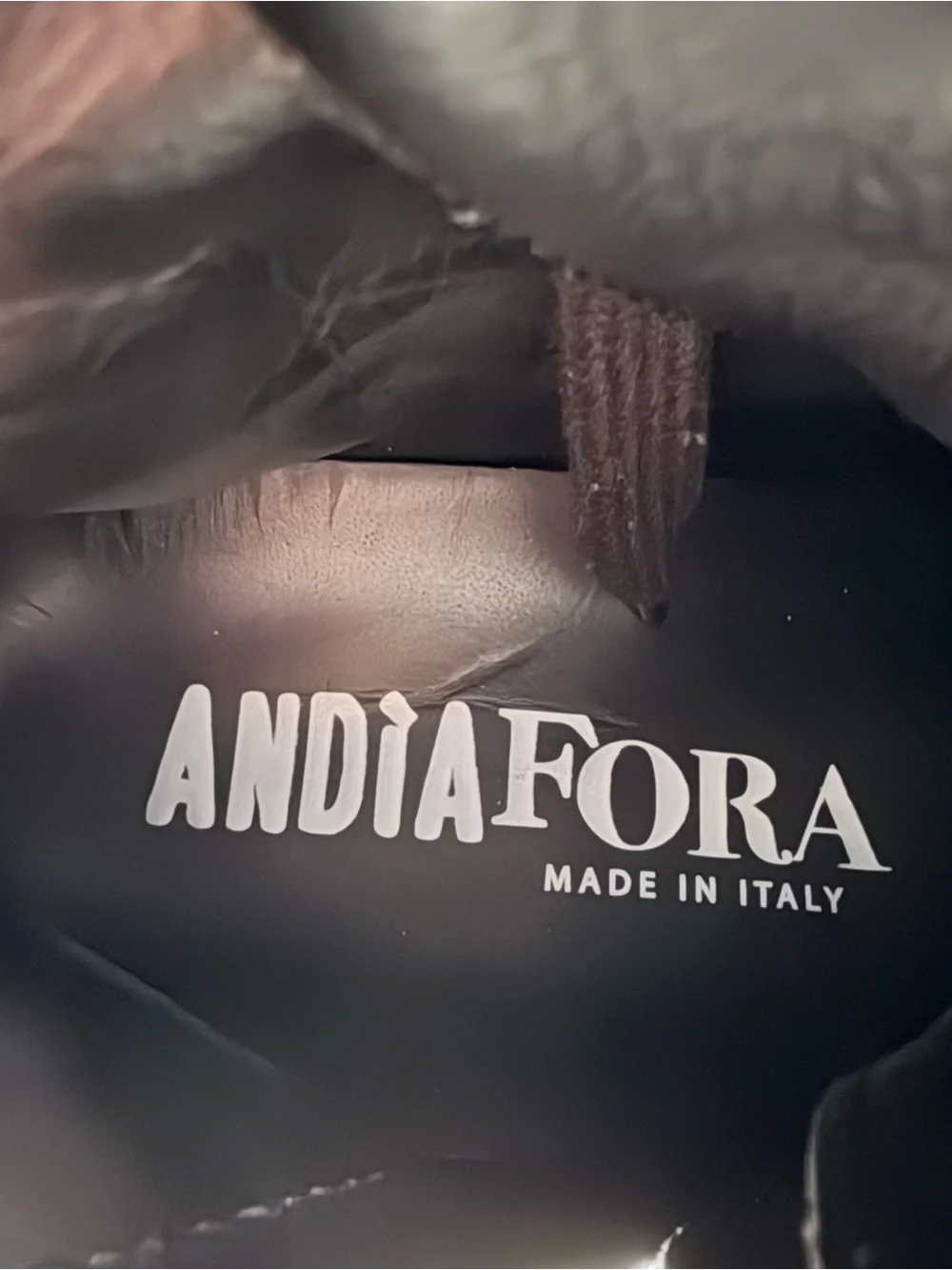 Andia Fora Seilor High Top Crackle Leather Leather Indie Goth Lace Up Sneaker 37